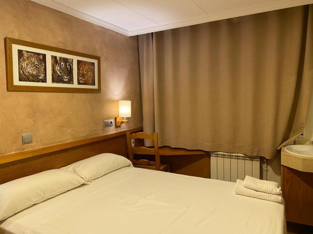 Hostal Galicia Cardedeu Ngoại thất bức ảnh