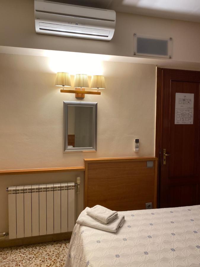Hostal Galicia Cardedeu Ngoại thất bức ảnh
