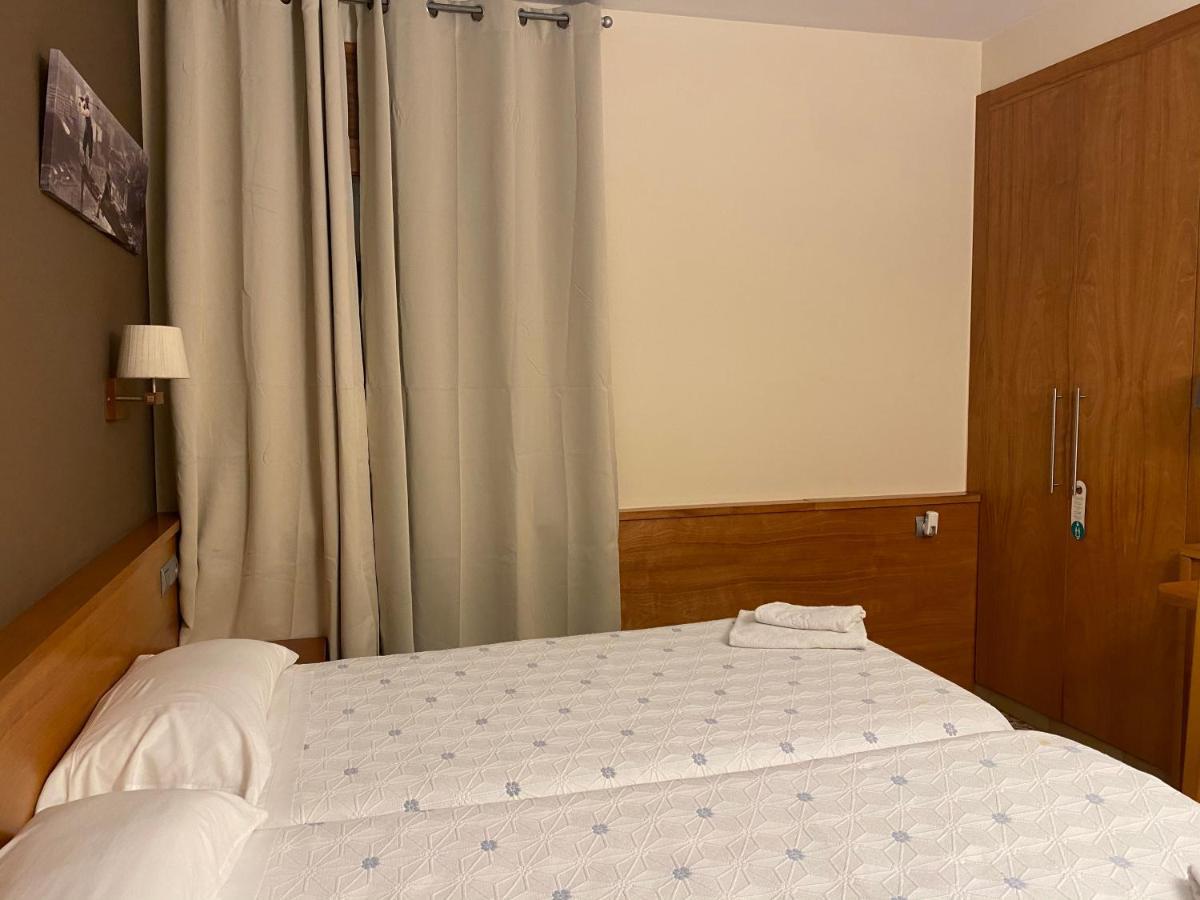 Hostal Galicia Cardedeu Ngoại thất bức ảnh