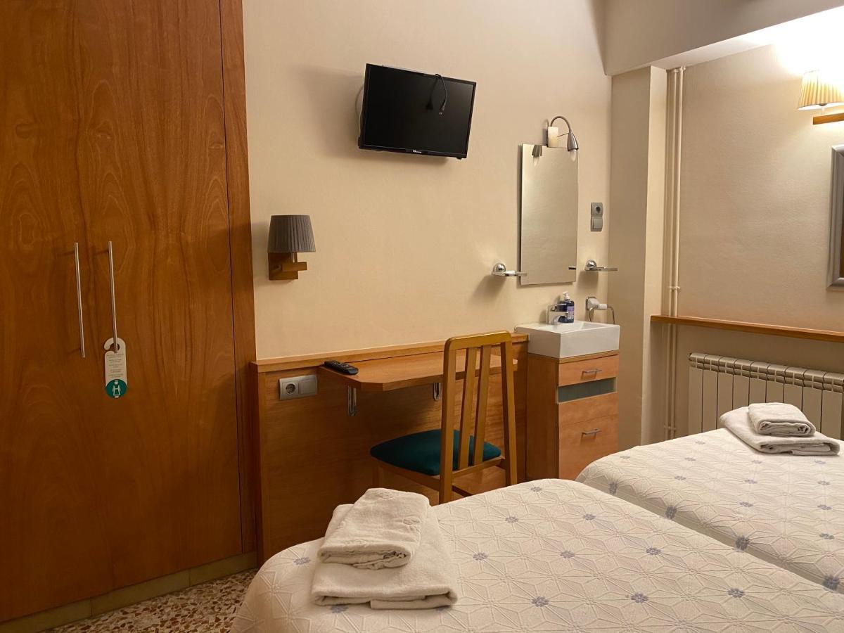 Hostal Galicia Cardedeu Ngoại thất bức ảnh