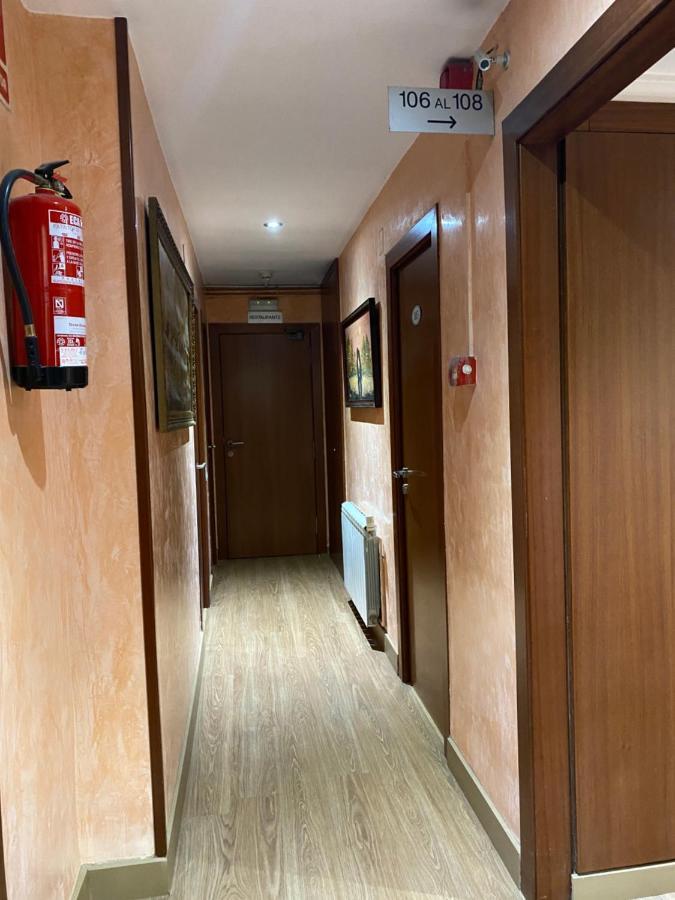 Hostal Galicia Cardedeu Ngoại thất bức ảnh