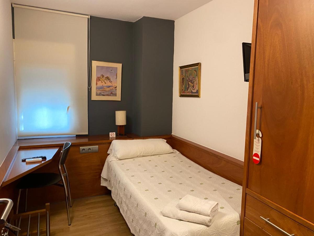 Hostal Galicia Cardedeu Ngoại thất bức ảnh