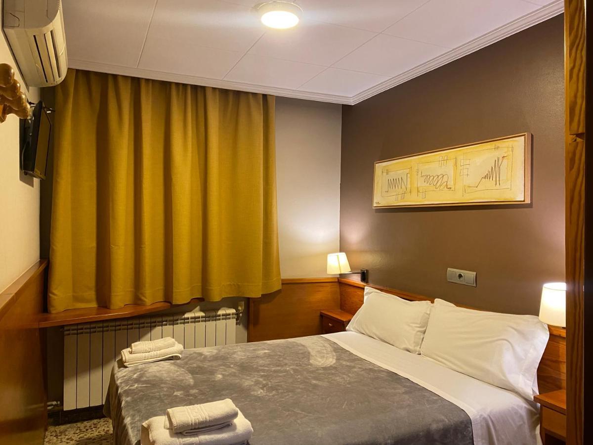 Hostal Galicia Cardedeu Ngoại thất bức ảnh